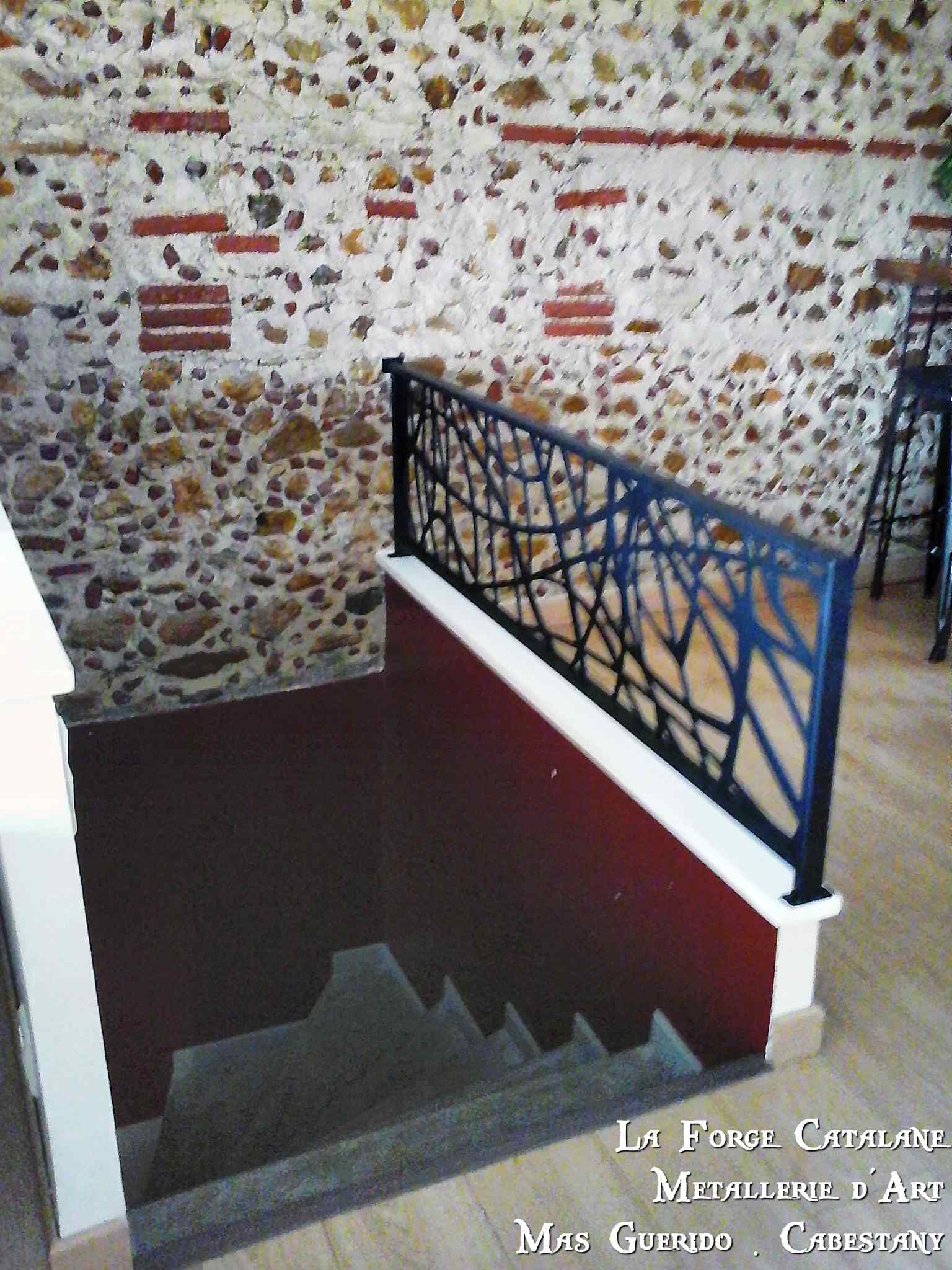 garde corps remplissage decoupe laser lignes s entrecroisant tole fer 4 mm forge catalane 2.jpg